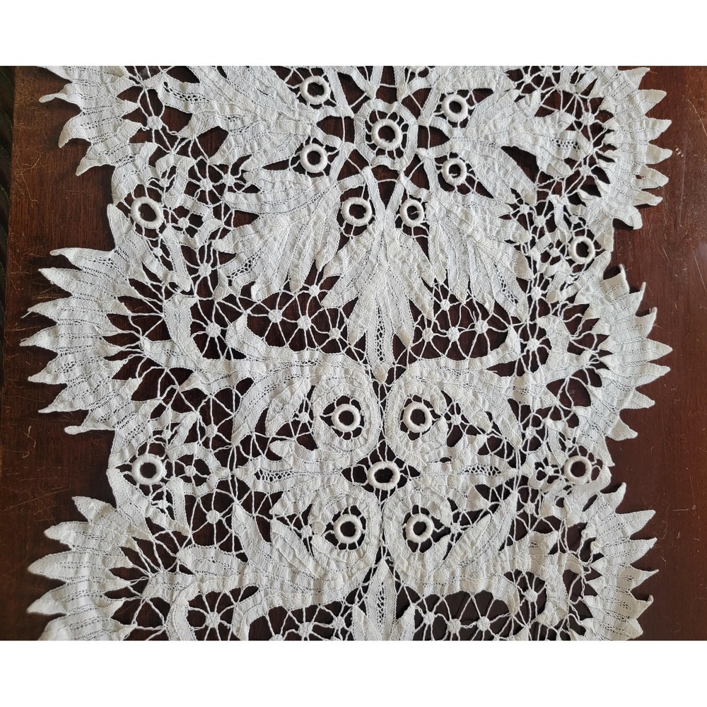 Vintage Handmade Cotton Needle Lace Table Runner - Picture 6 of 16